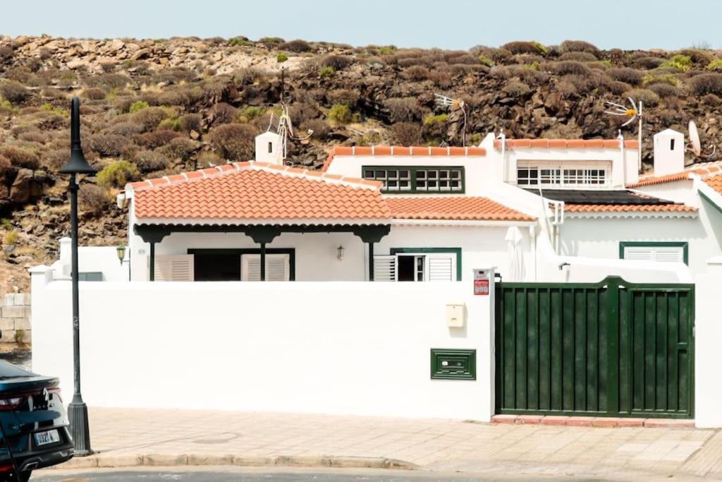 Acogedora Casa En Abades En Tranquila Urbanizacion Villa Exterior photo